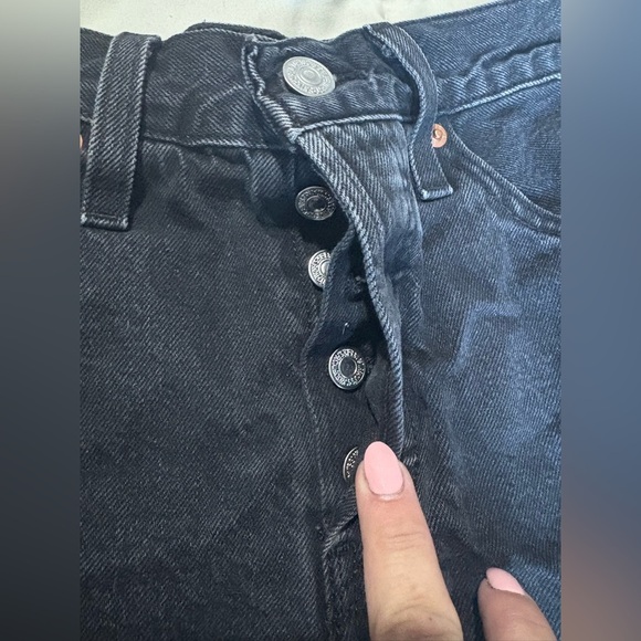 Levi’s 501 high rise button fly distressed black shorts size 25 - Picture 9 of 10